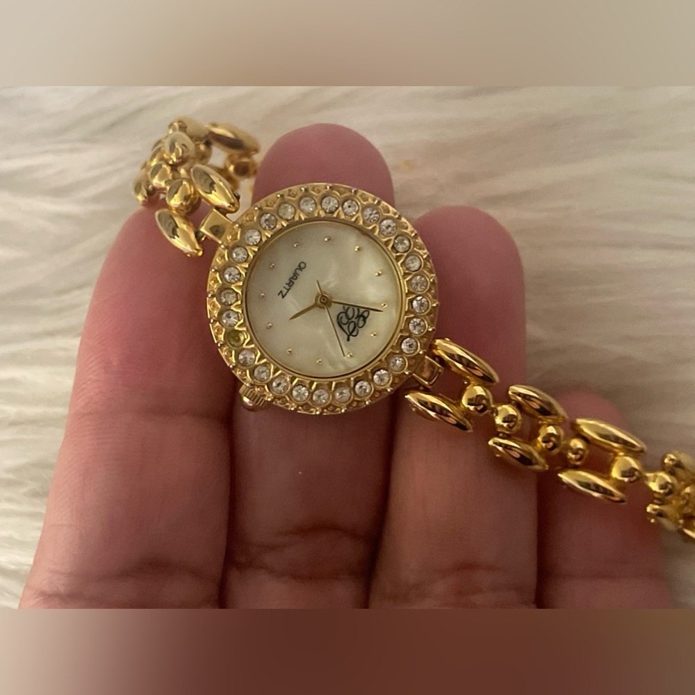 Womens Elizabeth Taylor Quartz Watch Gold Tone w/ Rhinestones - Picture 4 of 6